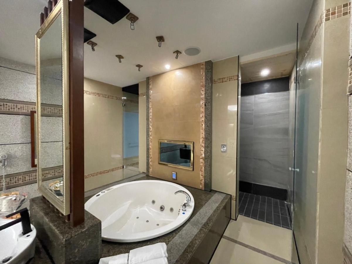 Minimalist Fashion Motel Taoyuan Bagian luar foto