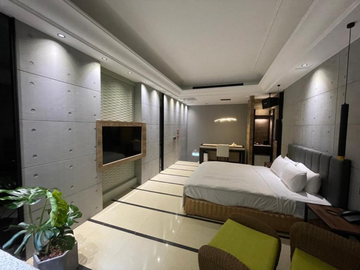 Minimalist Fashion Motel Taoyuan Bagian luar foto