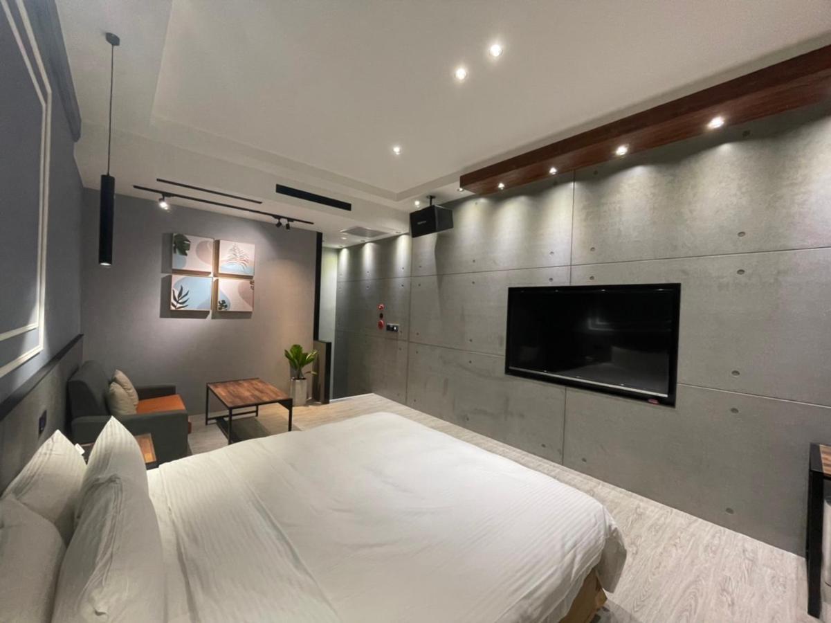 Minimalist Fashion Motel Taoyuan Bagian luar foto